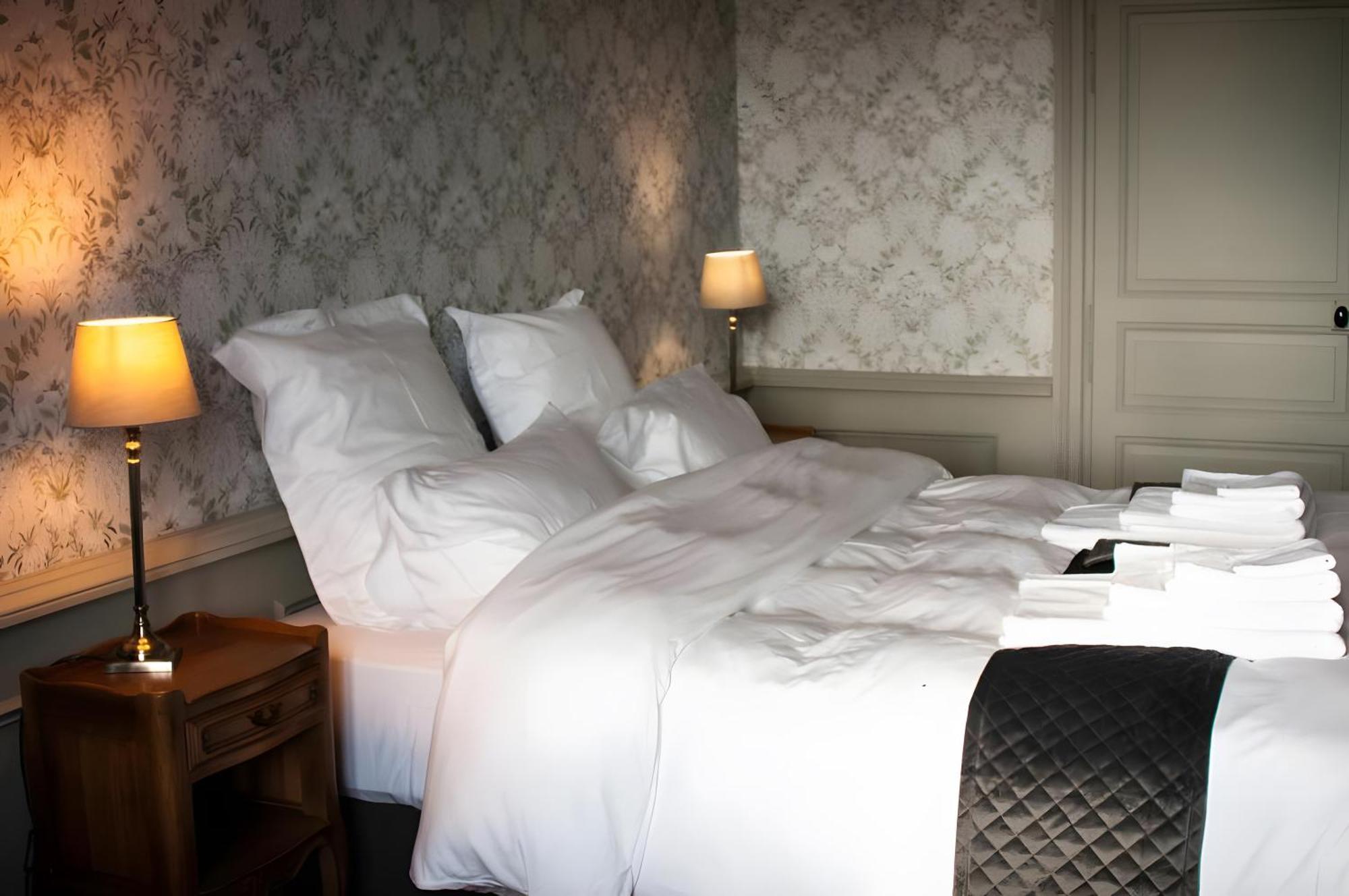 Bed and Breakfast Domaine De La Briouse Sanxay Экстерьер фото
