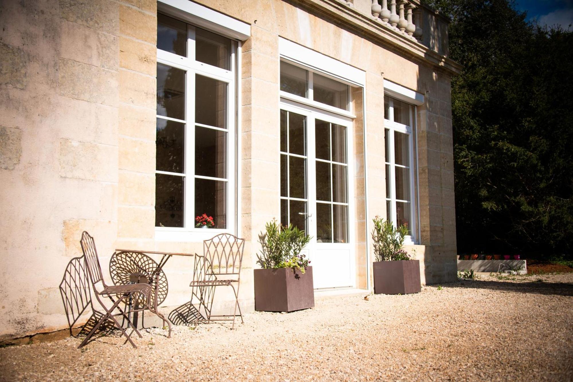 Bed and Breakfast Domaine De La Briouse Sanxay Экстерьер фото