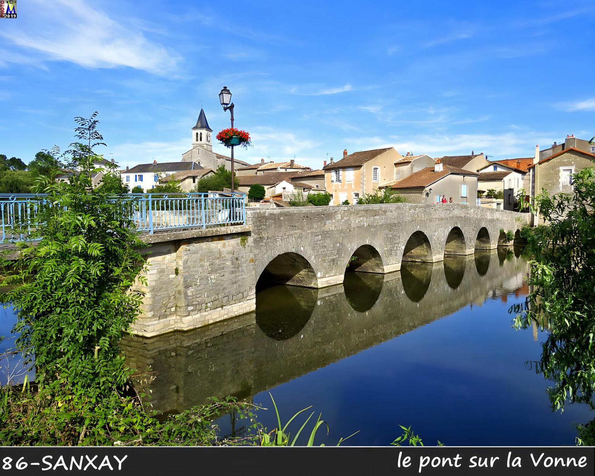Bed and Breakfast Domaine De La Briouse Sanxay Экстерьер фото